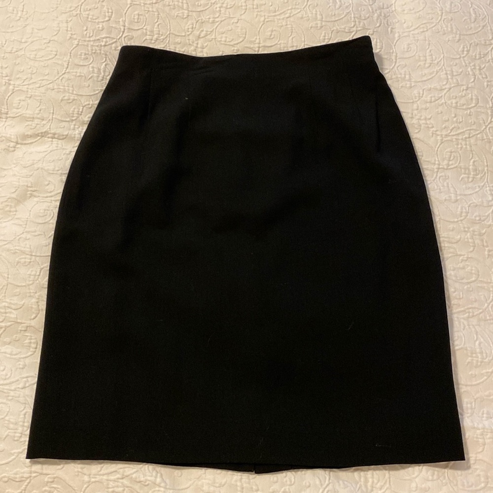 Black lined light weight wool skirt by Anne Taylor.  Size 10.  EUC.